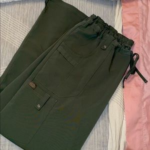 Dickies camo green scrub pants EUC
